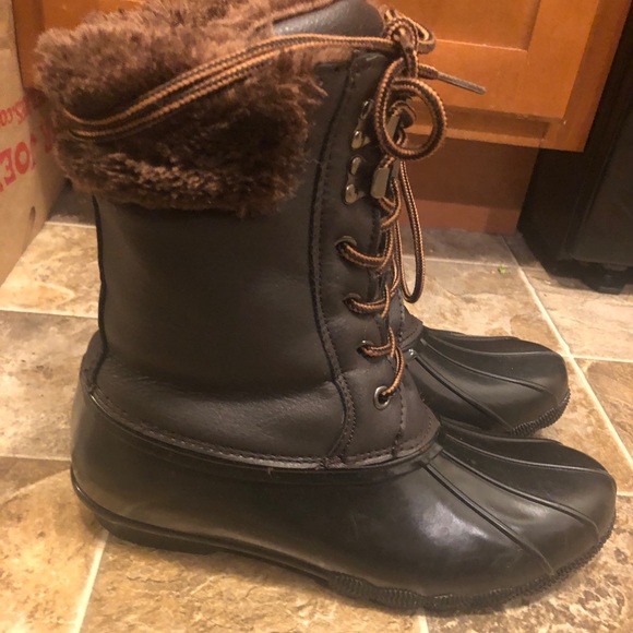 Winter Boots - Picture 2 of 3
